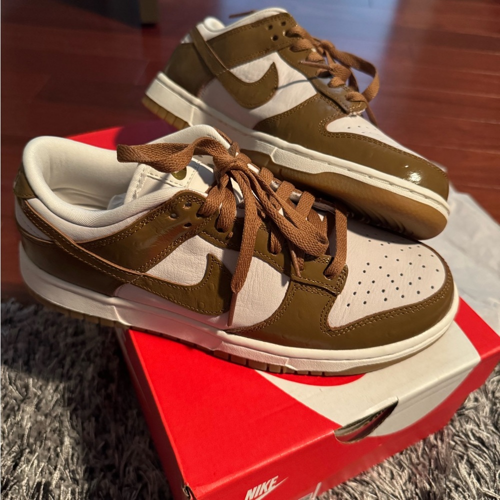 WOMENS NIKE DUNK LOW LX - Phantom Ale Brown Sail